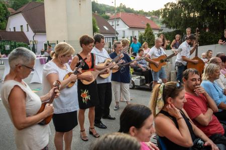 OBČINSKO PRIZNANJE ZA DVA DIRIGENTA, HIŠNIKA, MEDICINSKO SESTRO, ZGODOVINARJA IN PEVSKI ZBOR 34